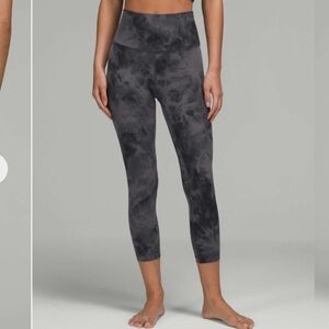 Lululemon Align High-Rise Crop 23"
Diamond Dye Pitch Grey Graphite Grey
